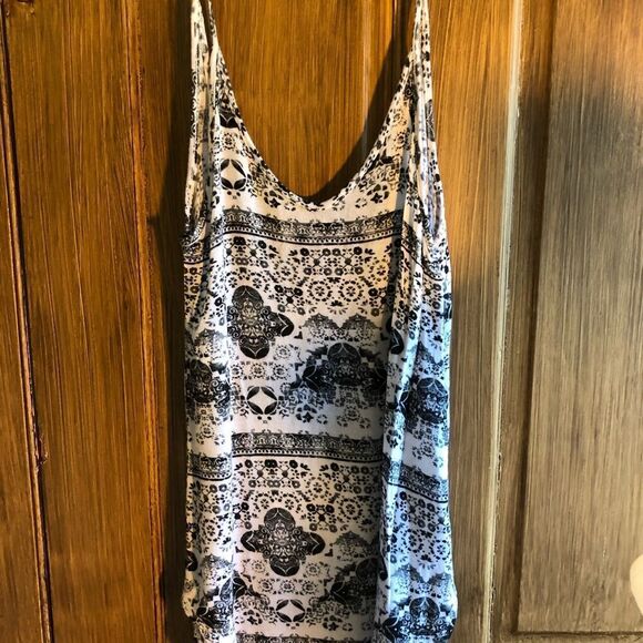 Women’s Pac Sun Me to We Tank Top   - Picture 3 of 6
